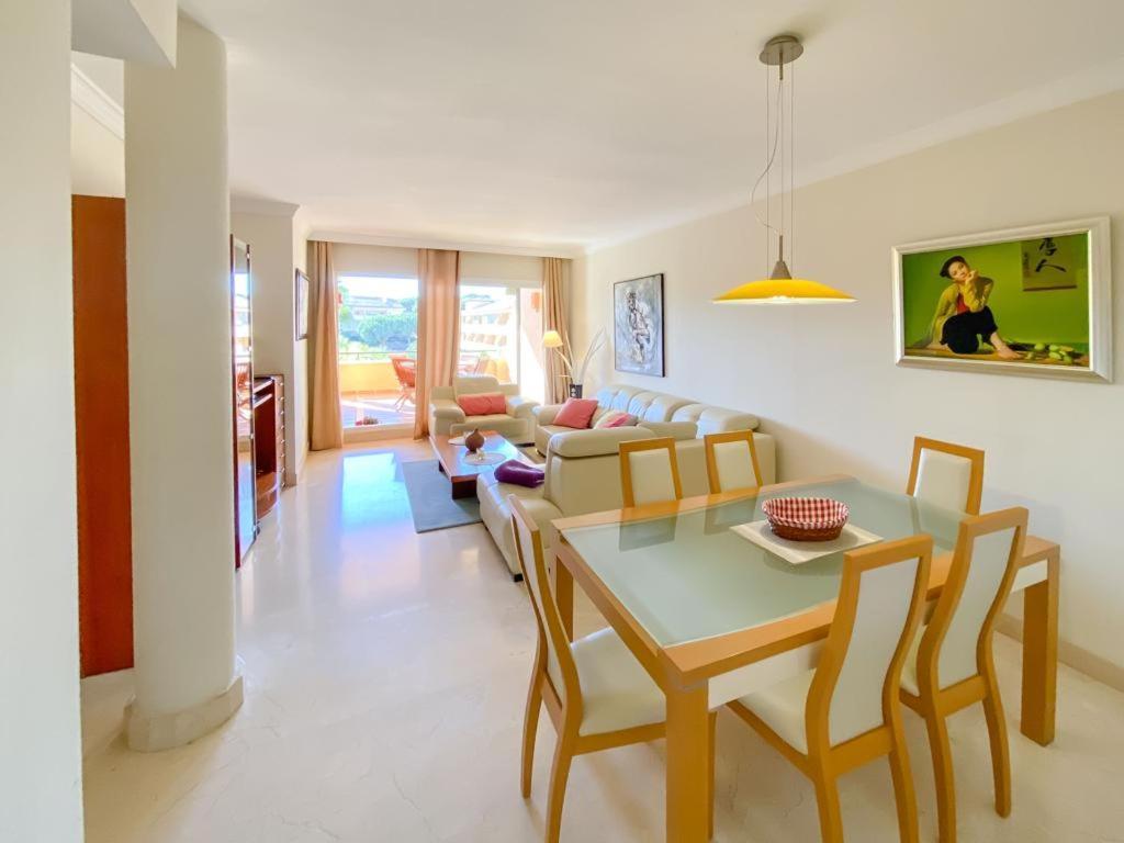 Apartamento En Los Patios De Santa Maria Golf Marbella Exteriör bild