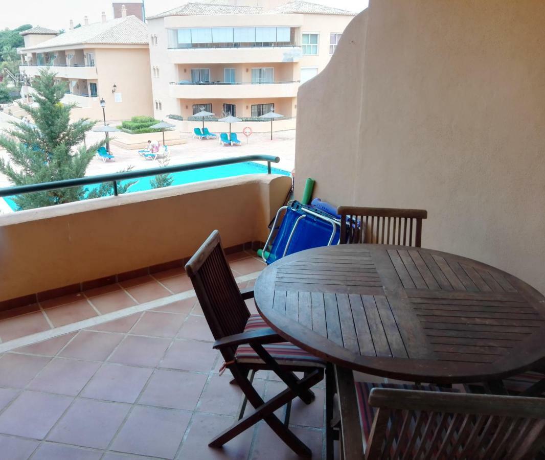Apartamento En Los Patios De Santa Maria Golf Marbella Exteriör bild
